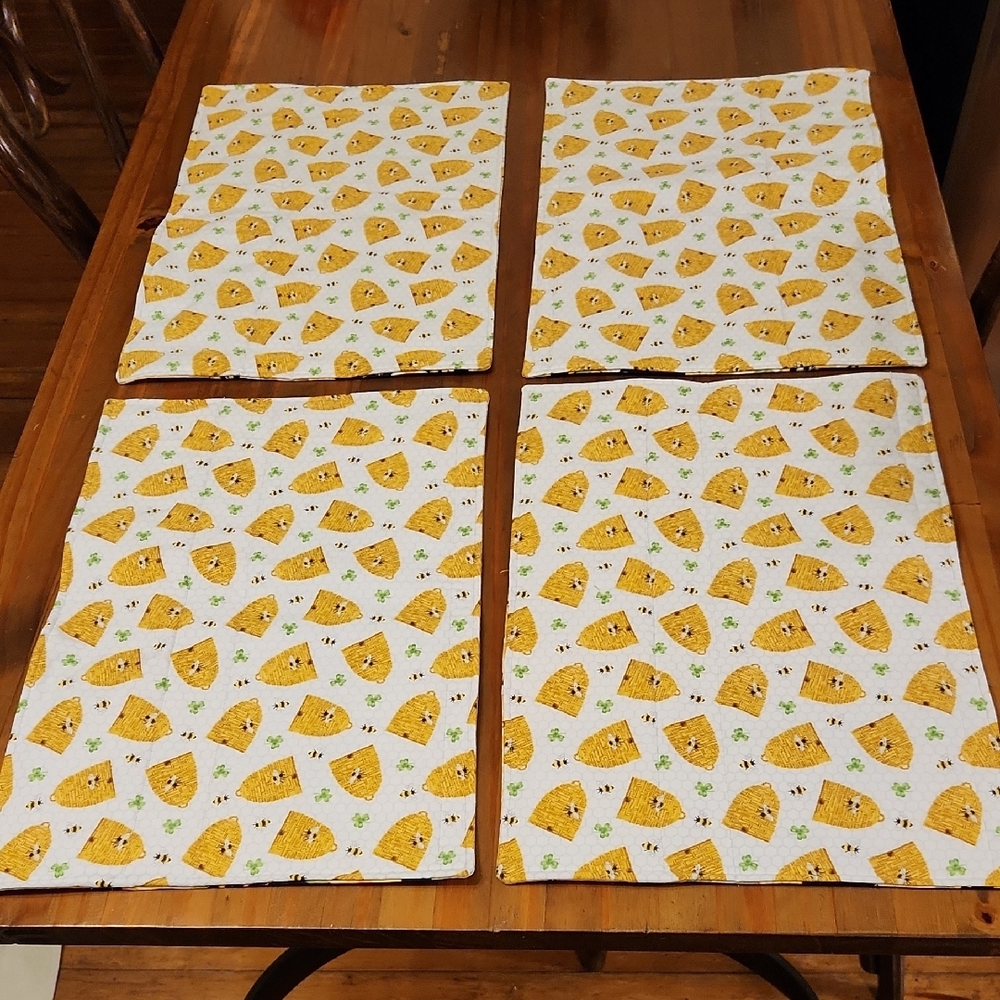 Hand Quilted Bee Placemats - Picture 4 of 6